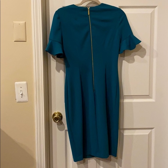 frill sleeve dress - Picture 2 of 2